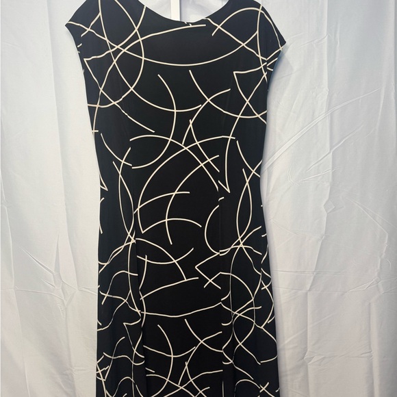 London Times Black Dress with Cream Swirl Pattern Size 14 - Picture 4 of 5